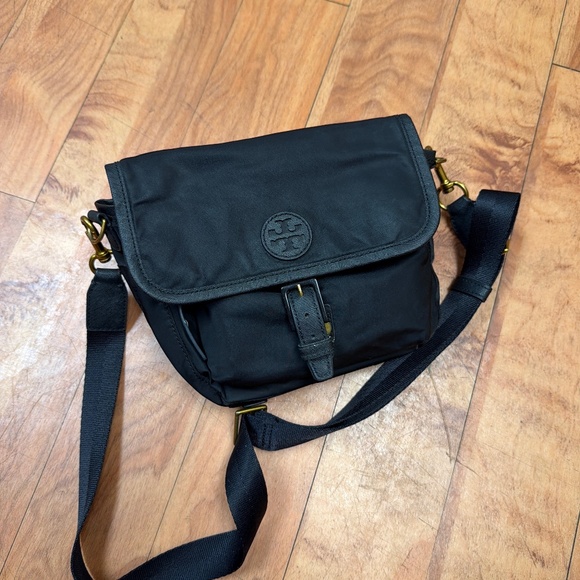 Tory Burch crossbody - Picture 1 of 3